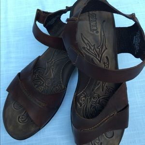 Born  Brown Wedge Sandals Size 9